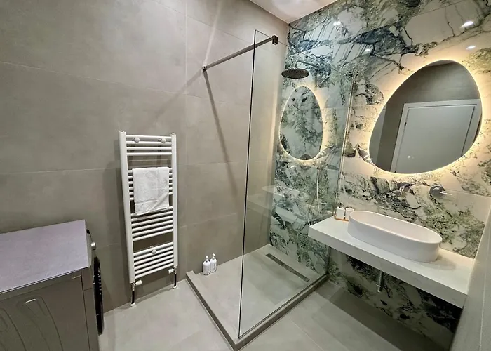 The Double Haven Skg - 2 Bedroom, 2 Bathroom In Center Апартаменты